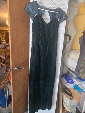 OnOn Long Green Velvet Dress